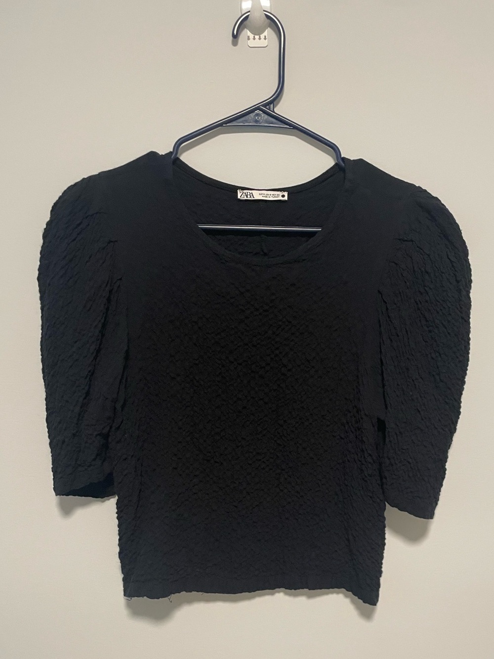 Zara Black Textured Puff-Sleeve Women's Top size Small